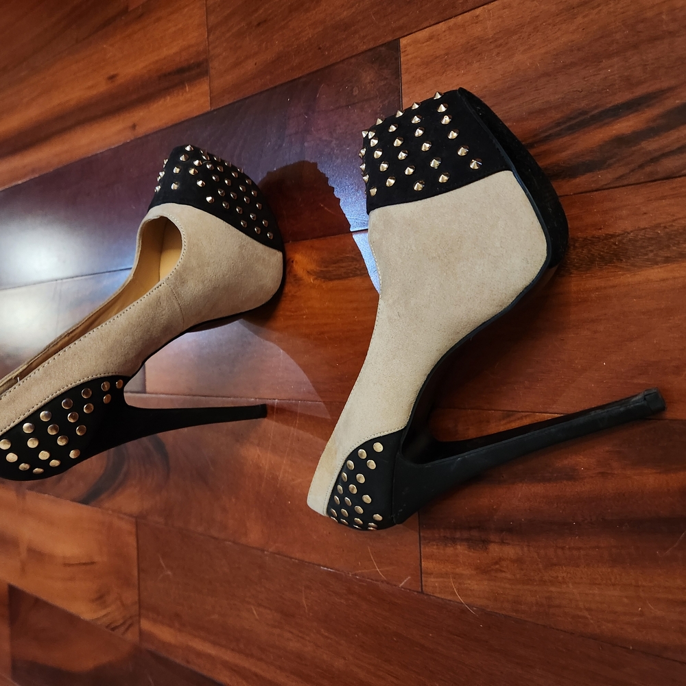 Scene Weaver Studded Black and Cream Heels